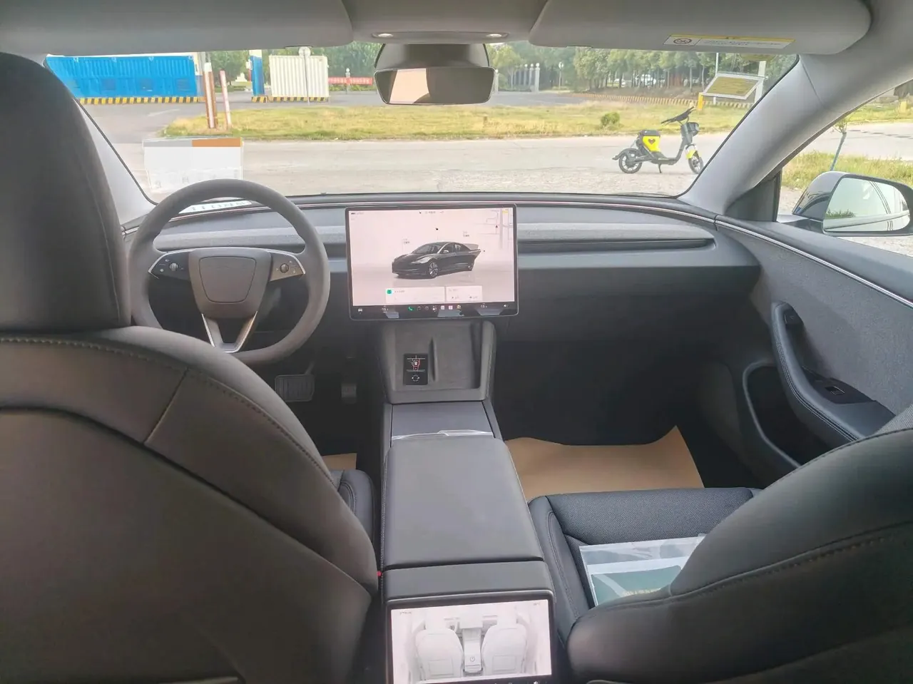 Tesla 2025 Model 3 Rear-Wheel Drive (Refreshed) Automatic 6