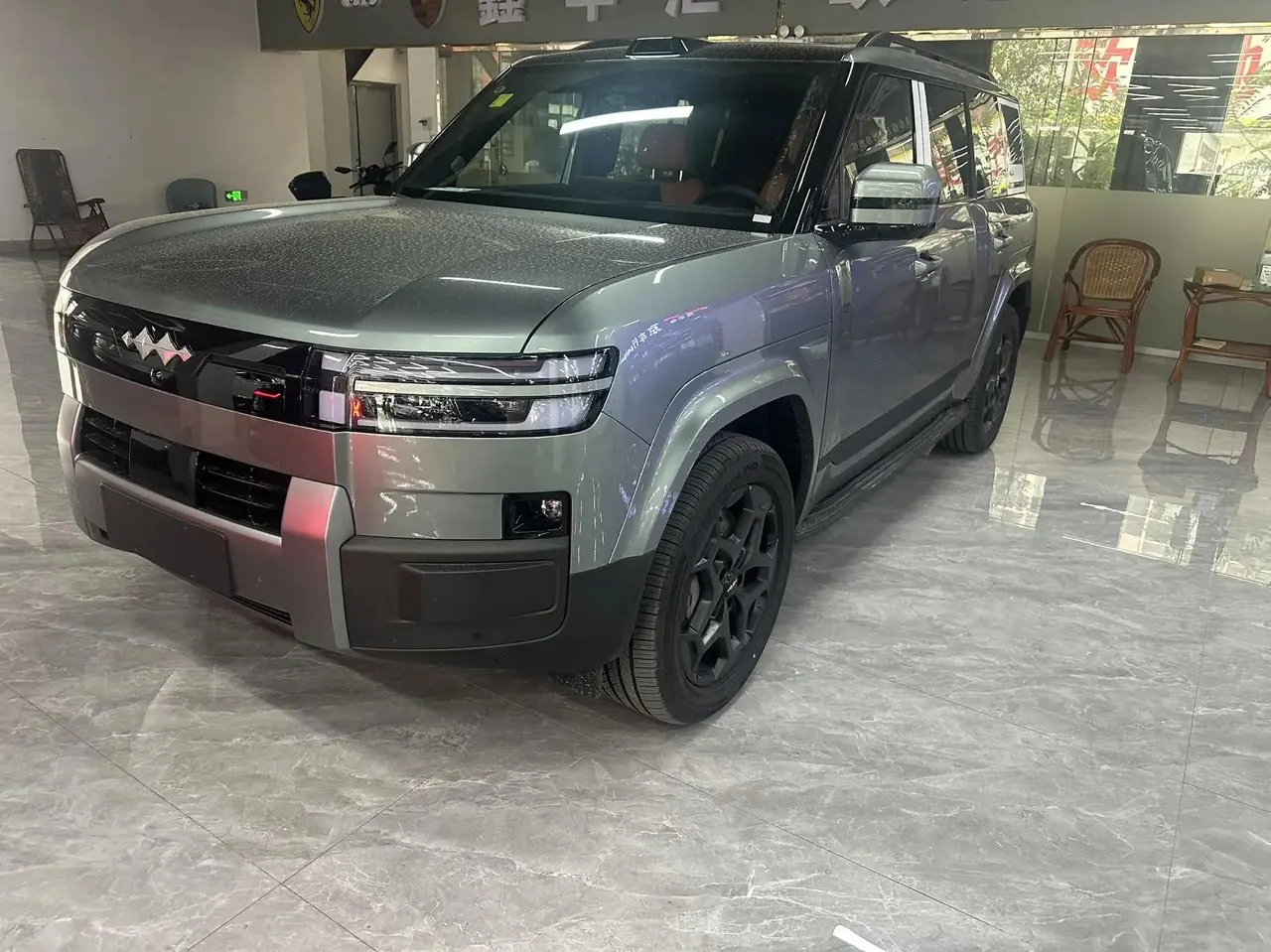 打开图片灯箱:FangChengBao 2025 titanium 7 1.5T stepless 190KM four-wheel drive Ultra version of automatic gear