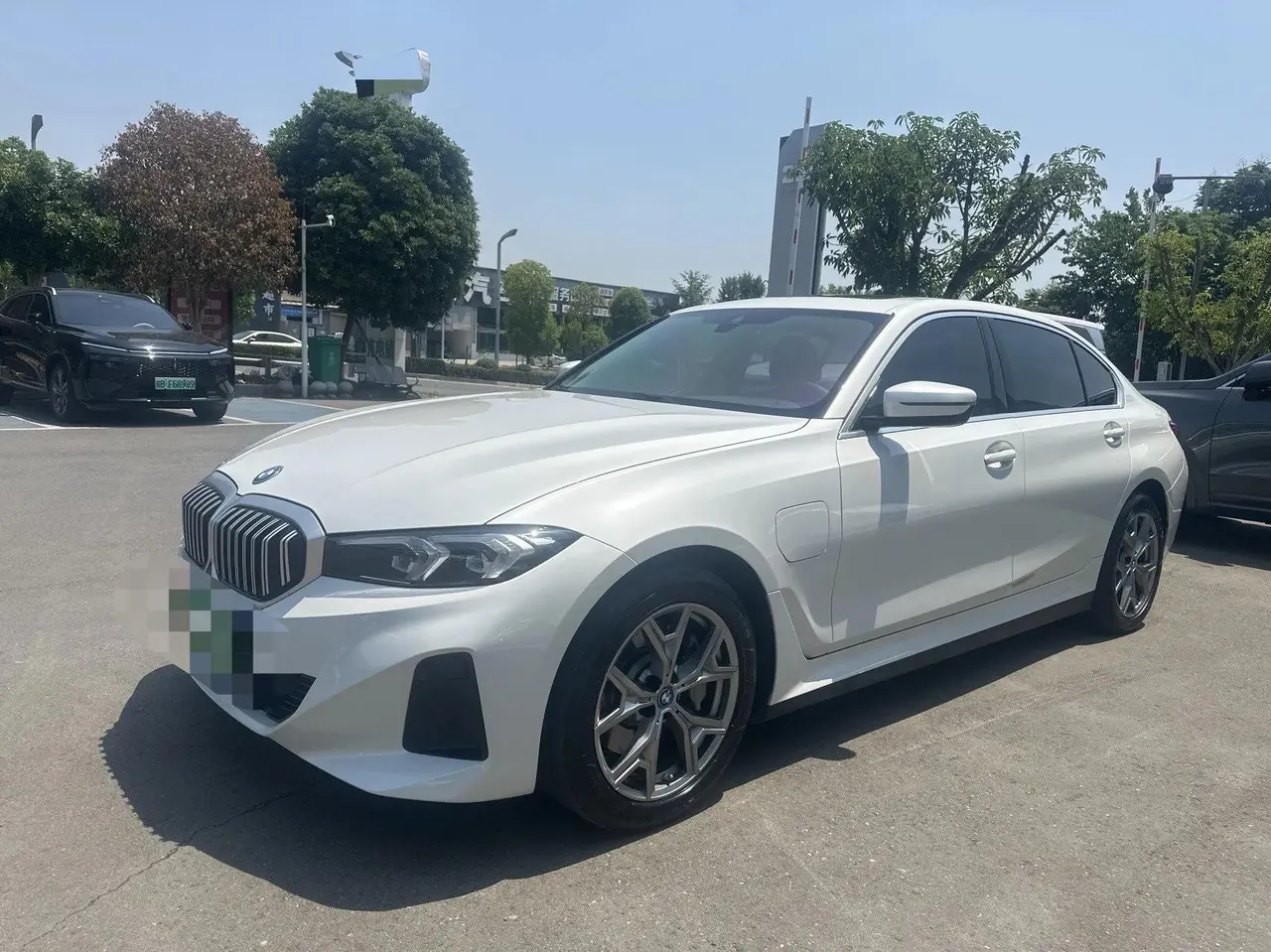 Open image lightbox: BMW 2024 i3 eDrive 35 L automatic gear