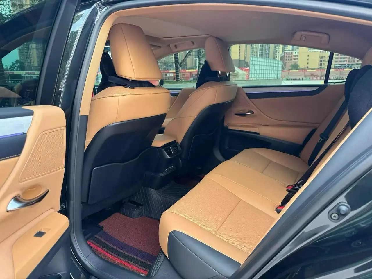 Lexus ES (Imported) 2025 ES200 2.0 CVT Prestige Edition Automatic 4