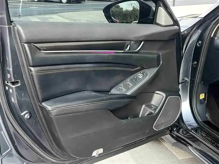 Accord 2022 260TURBO Magic Night Premium Edition 19