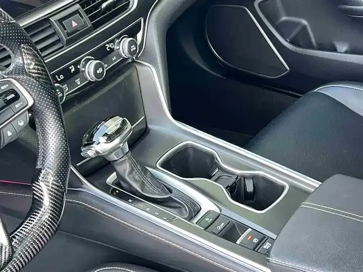 Accord 2022 260TURBO Magic Night Premium Edition 22