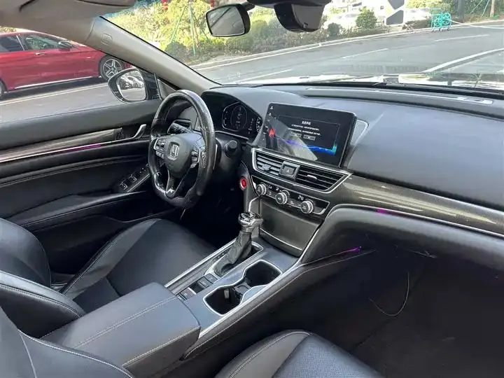 Accord 2022 260TURBO Magic Night Premium Edition 24