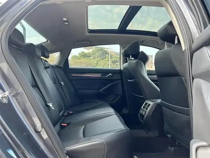 Accord 2022 260TURBO Magic Night Premium Edition 27
