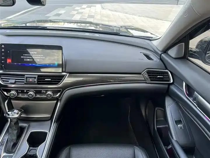 Accord 2022 260TURBO Magic Night Premium Edition 30
