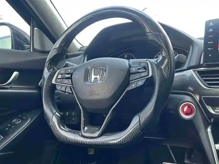 Accord 2022 260TURBO Magic Night Premium Edition 32