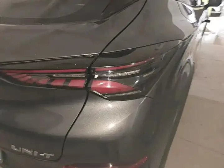 ChangAn UNI-T 2020 1.5T Prestige Model 8