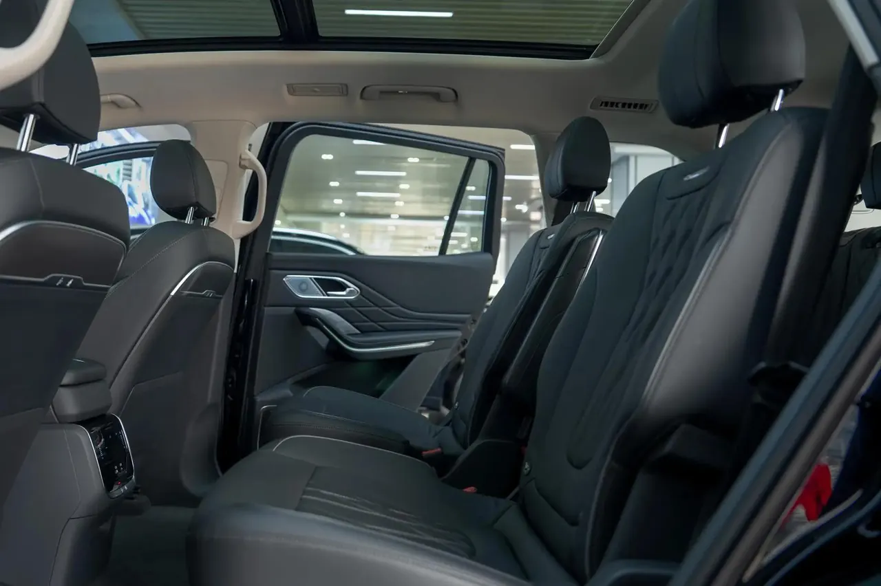 HongQi HS7 PHEV 2024 Basic 7-seat 12
