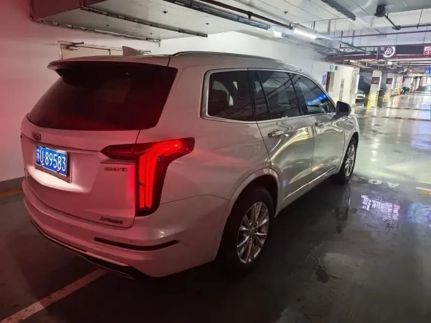 Cadillac XT6 2021 28T Seven-seat Fashion Model 4