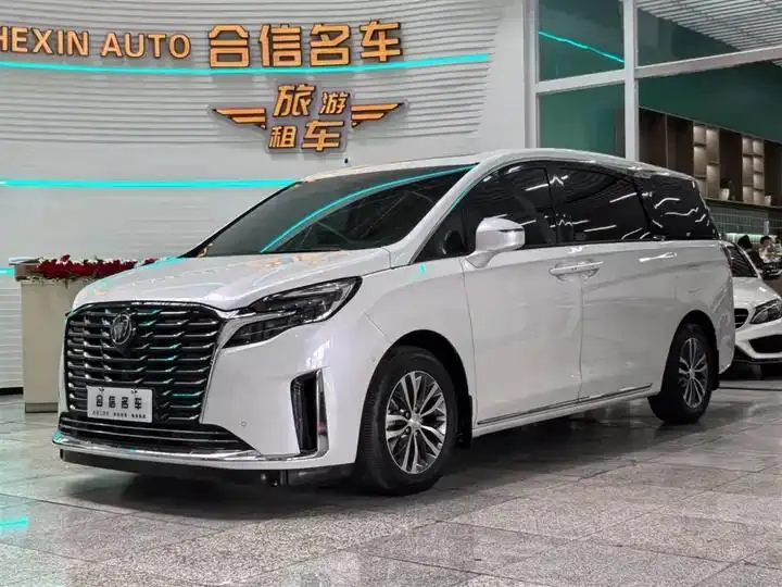 Buick GL8 2023 ES Lu Zun Premium - View 1