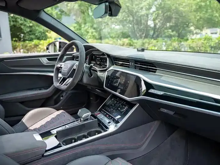 Audi RS 6 2025 RS 6 Avant GT 16