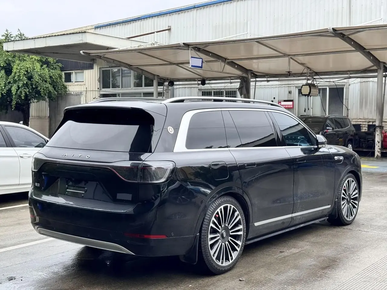 AITO 2024 AITO M9 Range-Extended Ultra Version 52kWh 5-Seater Automatic 4