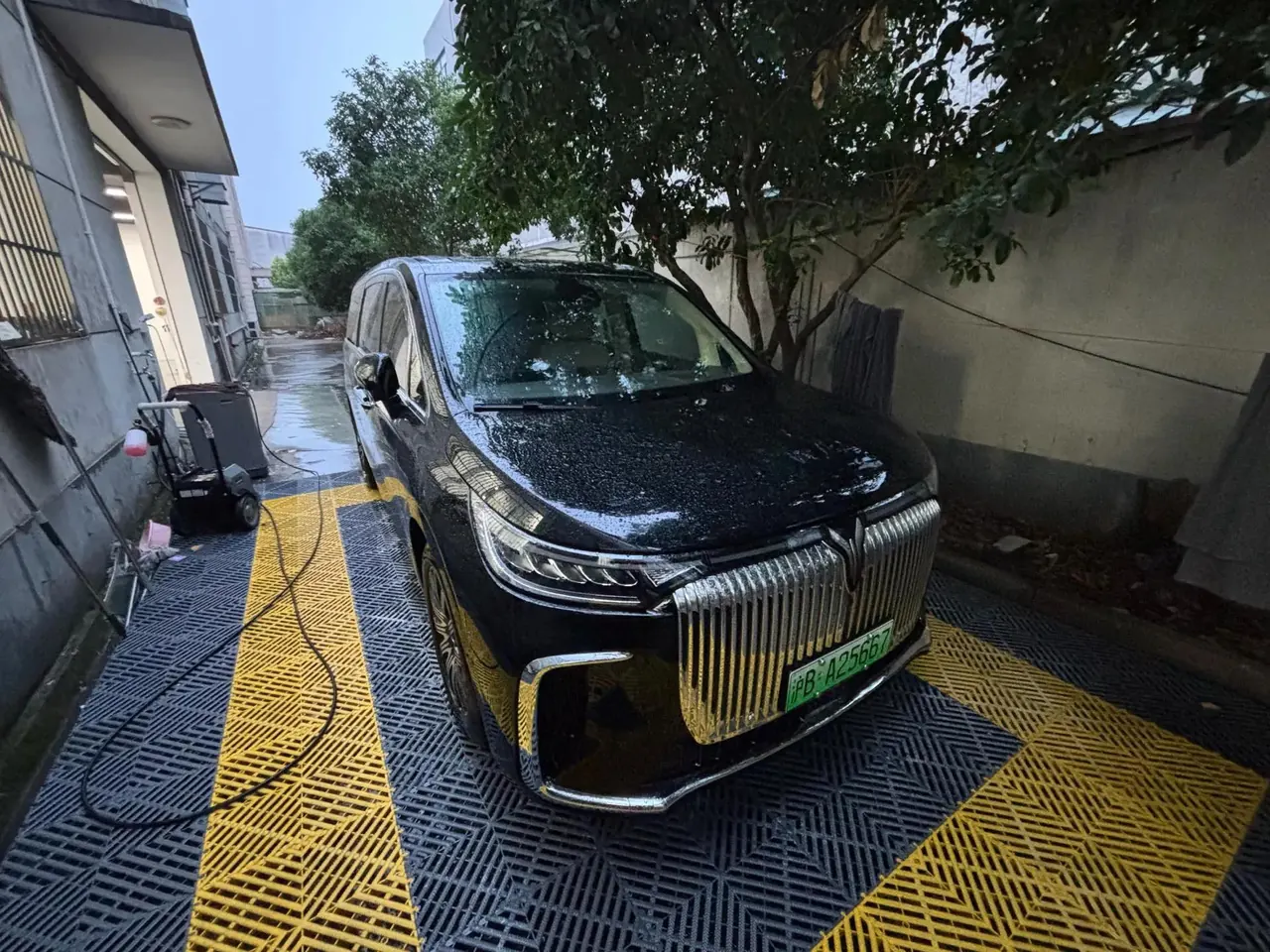 Voyah 2025 Dreamers Four-wheel Drive Excellence Dry Kun Edition Automatic Gear 3