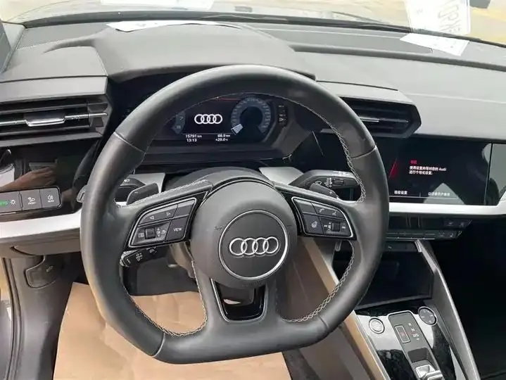 Audi A3 2023 Sportback 35 TFSI Fashion Sport 8