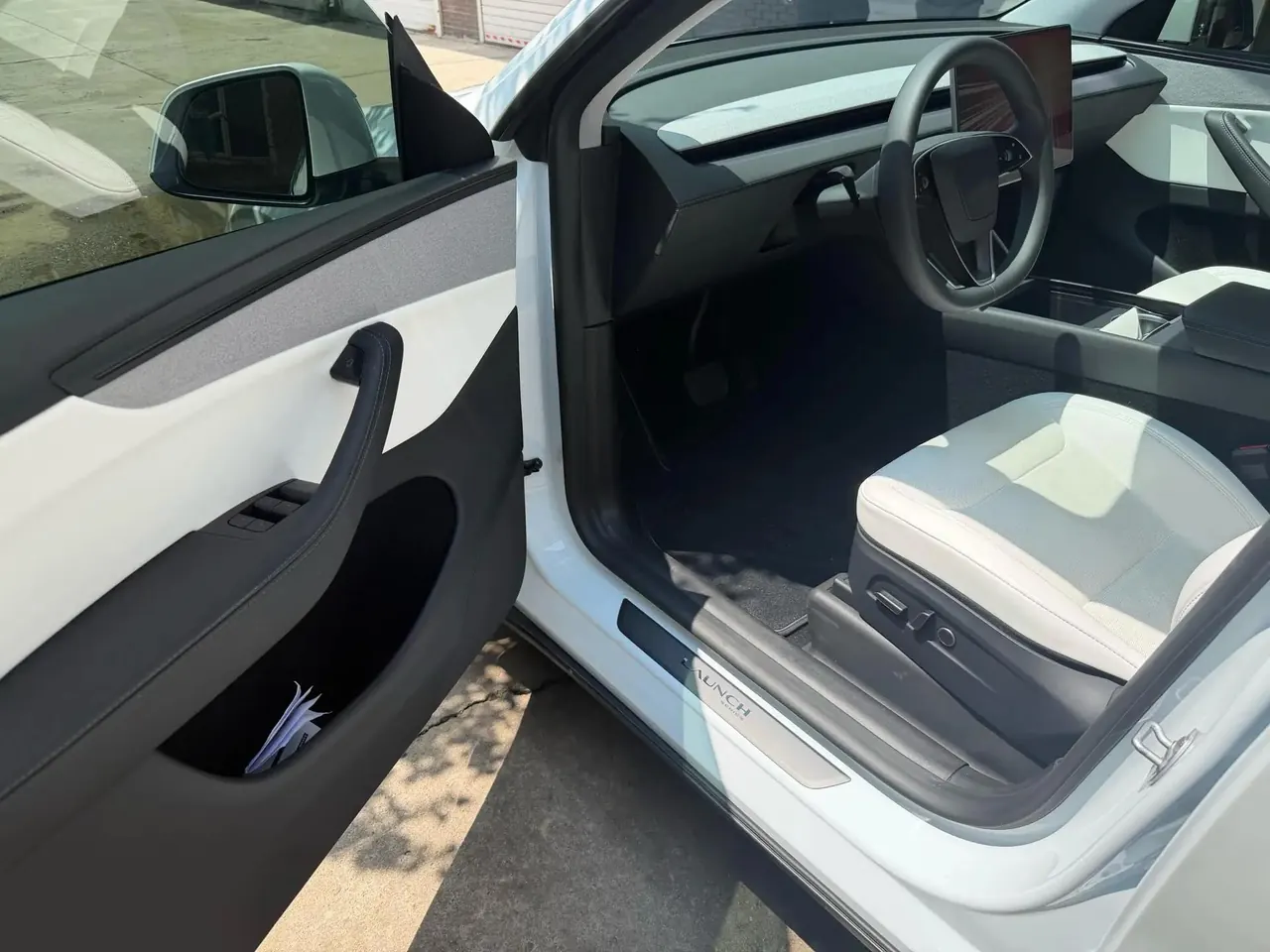 Tesla 2025 Model Y Rear Wheel Drive First Edition Automatic Transmission 2