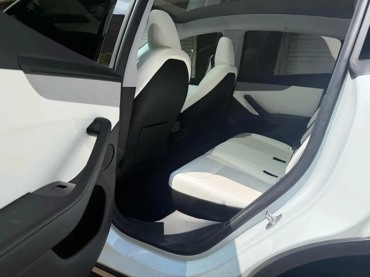 Tesla 2025 Model Y Rear Wheel Drive First Edition Automatic Transmission 3