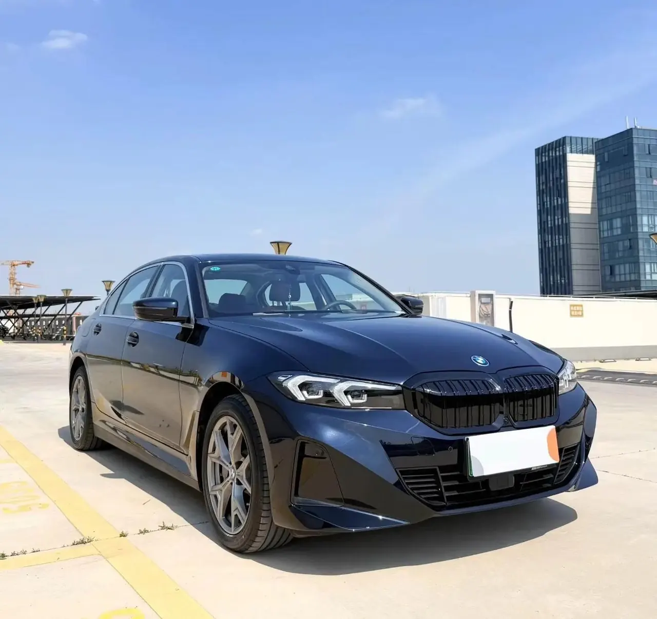 BMW 2025 i3 eDrive 35 L automatic gear 3