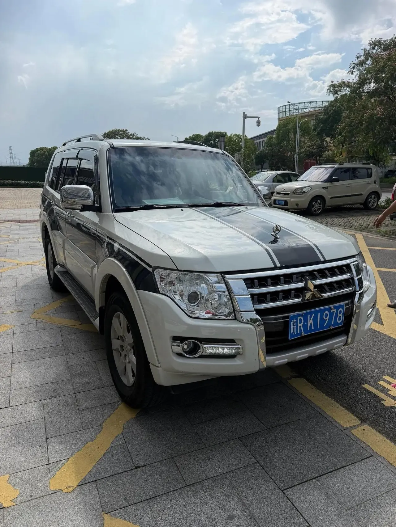 Pajero (Imported) 2018 3.0L Automatic Standard Edition 2