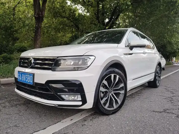 Touareg L 2022, 330 TSI, Automatic, Two‑Wheel Drive, R-Line Luxury Plus Edition - View 1