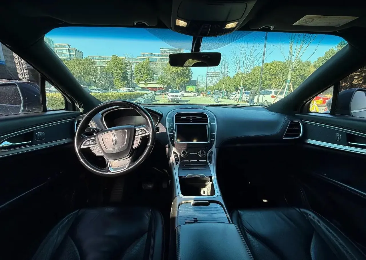 Navigator (Imported) 2019 2.0T Two-Drive Zunyue Edition Country V 6