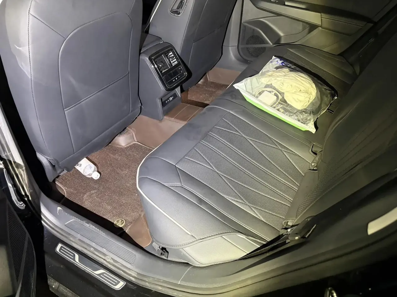 Volkswagen 2025 Passat 2.0TSI 380TSI Outstanding Edition Starry Dragon Edition Automatic 3