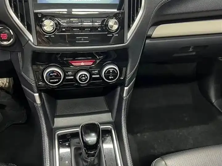 Forester 2022 2.0i AWD Deluxe Edition EyeSight 12