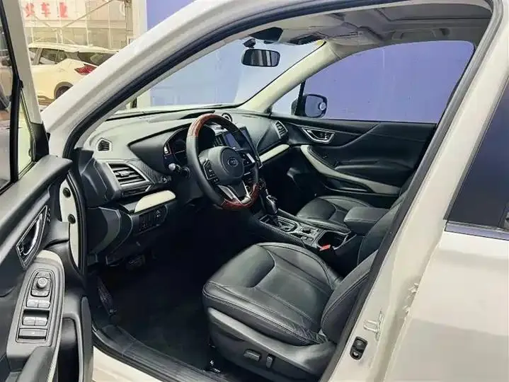Forester 2022 2.0i AWD Deluxe Edition EyeSight 9