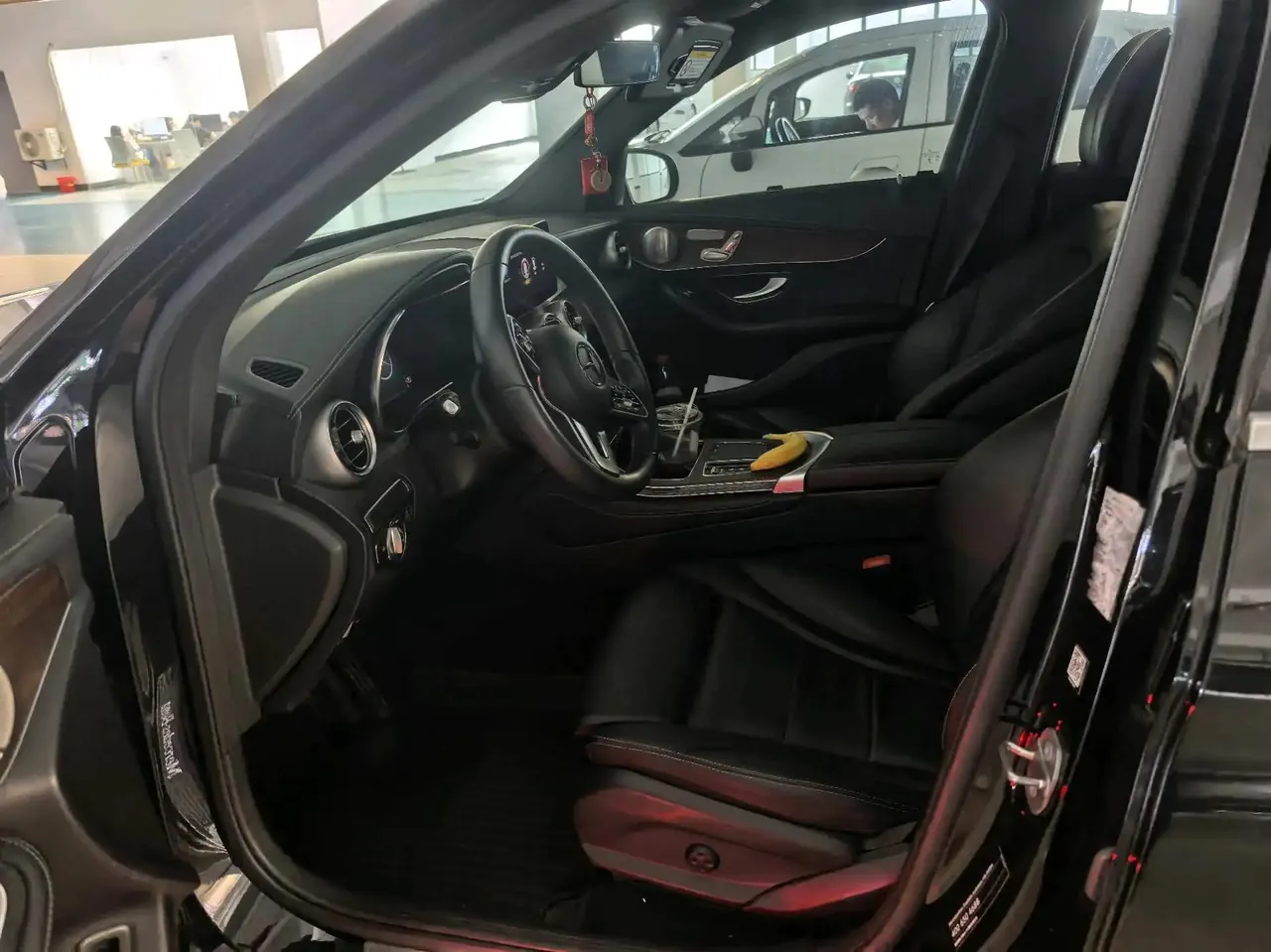 Mercedes Benz GLC 2021 model, GLC 300 L 4MATIC Sport version 4