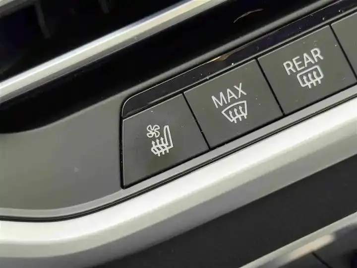 BMW X7 2022 xDrive40i Leading Luxury Suit 14