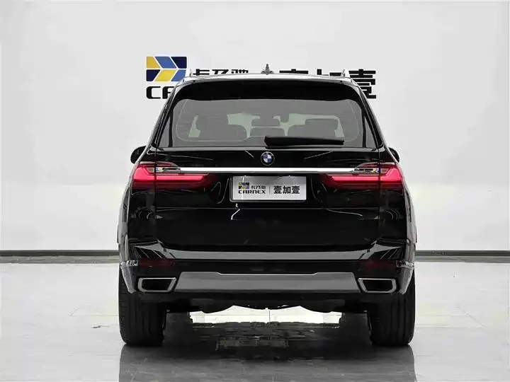 BMW X7 2022 xDrive40i Leading Luxury Suit 17