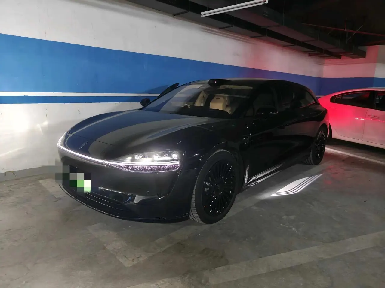 Open image lightbox: Luxeed S9T 2025 pure electric four-wheel drive Max
