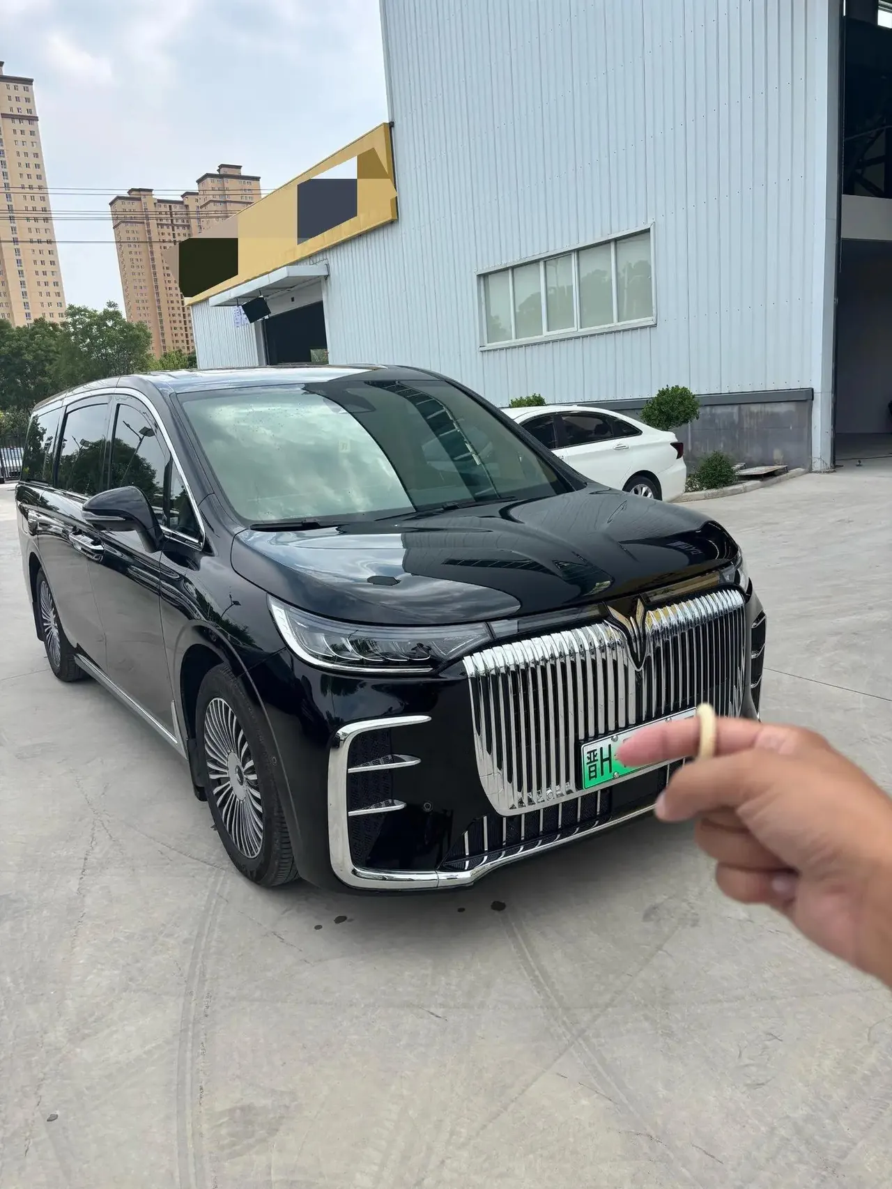 Voyah 2025 Model Dreamer PHEV 1.5T Four-Wheel-Drive Flagship Kunpeng Edition Automatic 3