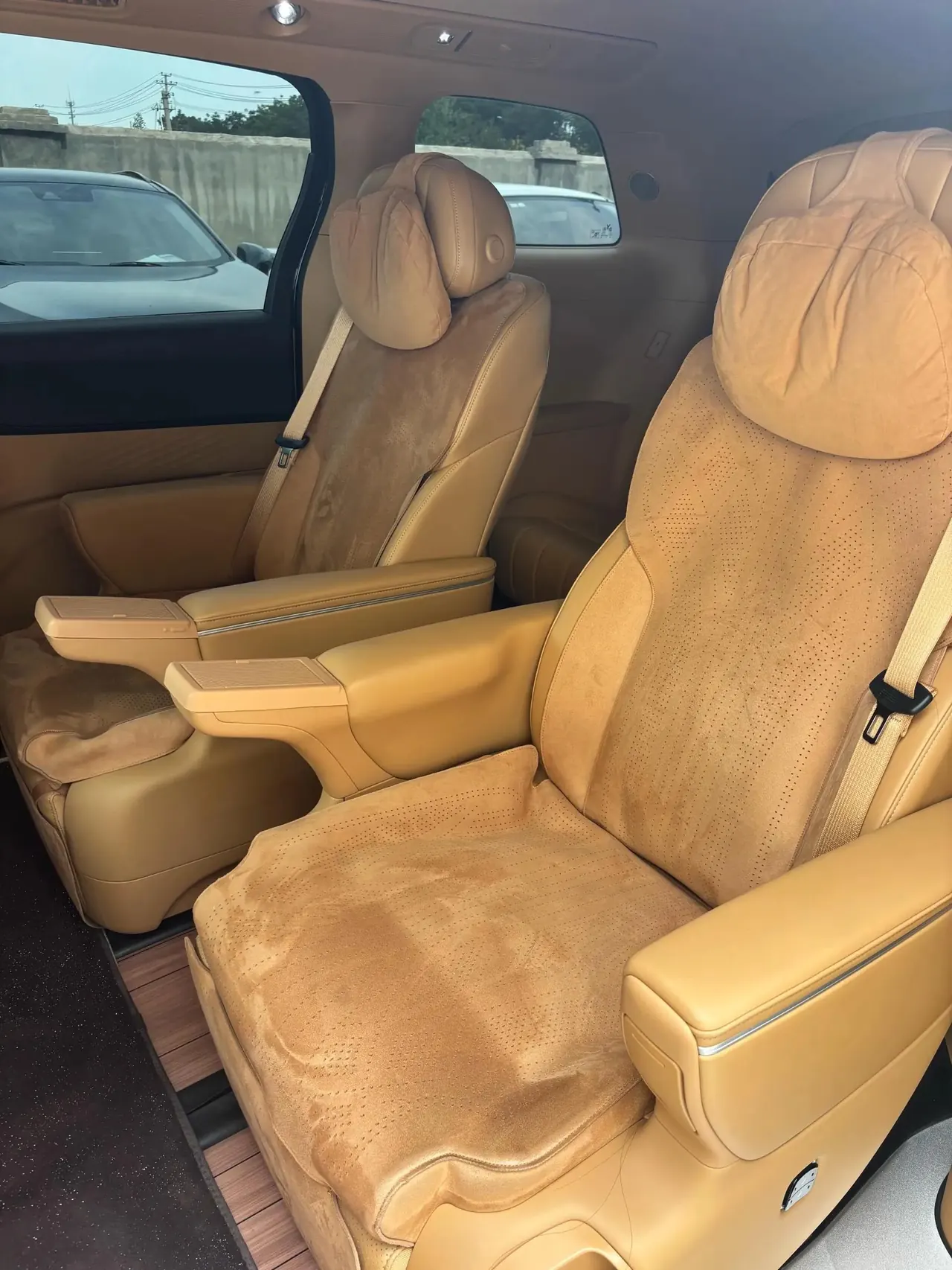 Voyah 2025 Model Dreamer PHEV 1.5T Four-Wheel-Drive Flagship Kunpeng Edition Automatic 7
