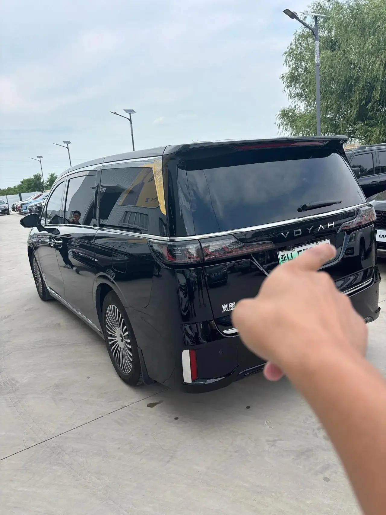 Voyah 2025 Model Dreamer PHEV 1.5T Four-Wheel-Drive Flagship Kunpeng Edition Automatic 9