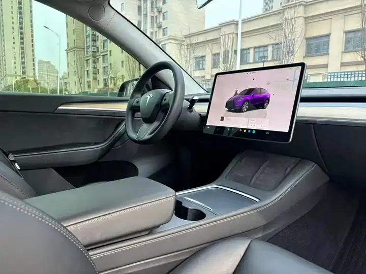 2022 Model Y Refreshed Rear-Wheel-Drive Version 4