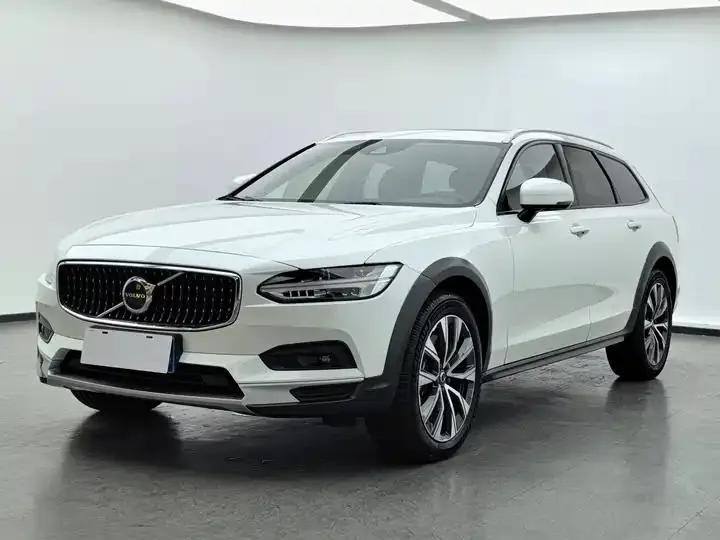 Open image lightbox: Volvo V90 2021 Cross Country B5 AWD Zhiyuan Edition