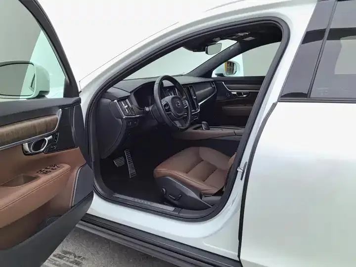 Volvo V90 2021 Cross Country B5 AWD Zhiyuan Edition 16