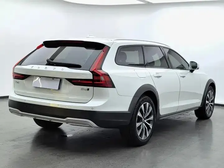 Volvo V90 2021 Cross Country B5 AWD Zhiyuan Edition 4