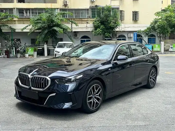 BMW i5 2024 eDrive 35L M Sport Set - View 1
