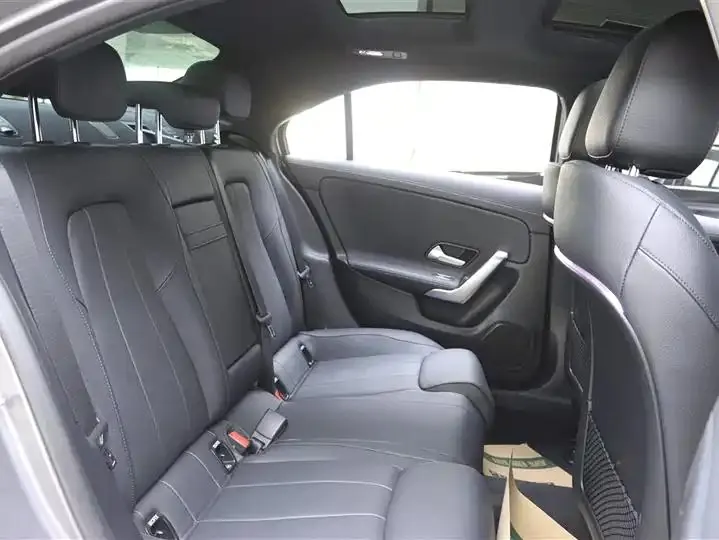 Mercedes Benz Class A 2025 A 180 L 17