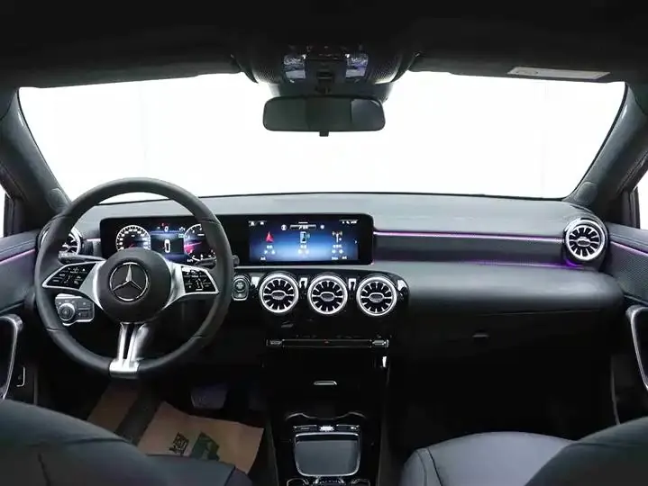 Mercedes Benz Class A 2025 A 180 L 22