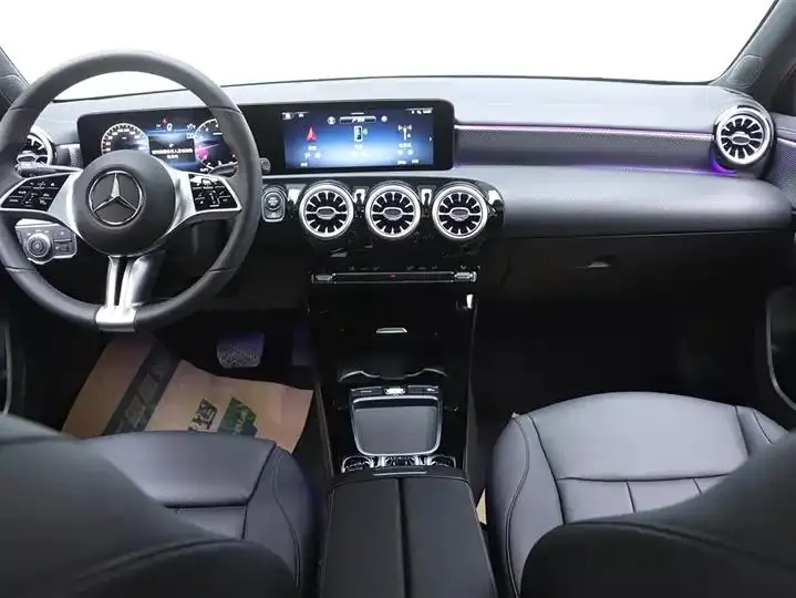 Mercedes Benz Class A 2025 A 180 L 27