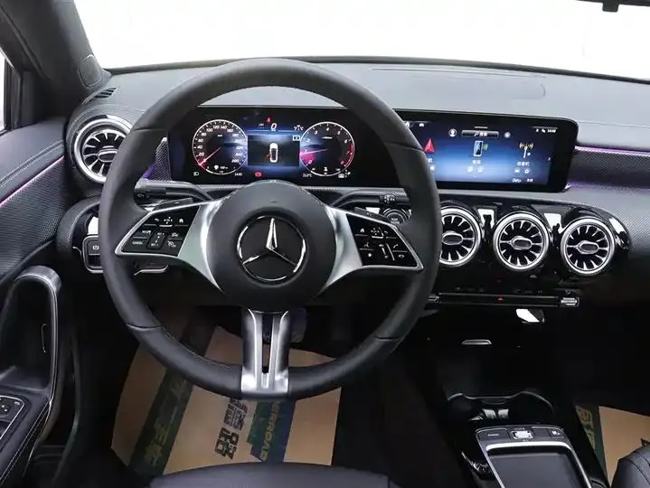 Mercedes Benz Class A 2025 A 180 L 28