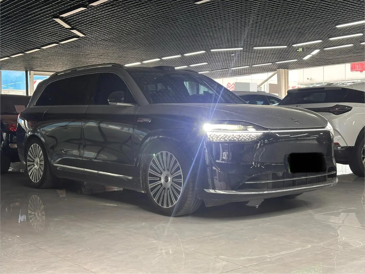 AITO 2025 Model AITO M9 Range-Extended Ultra Version 52kWh 5-Seater Automatic 2