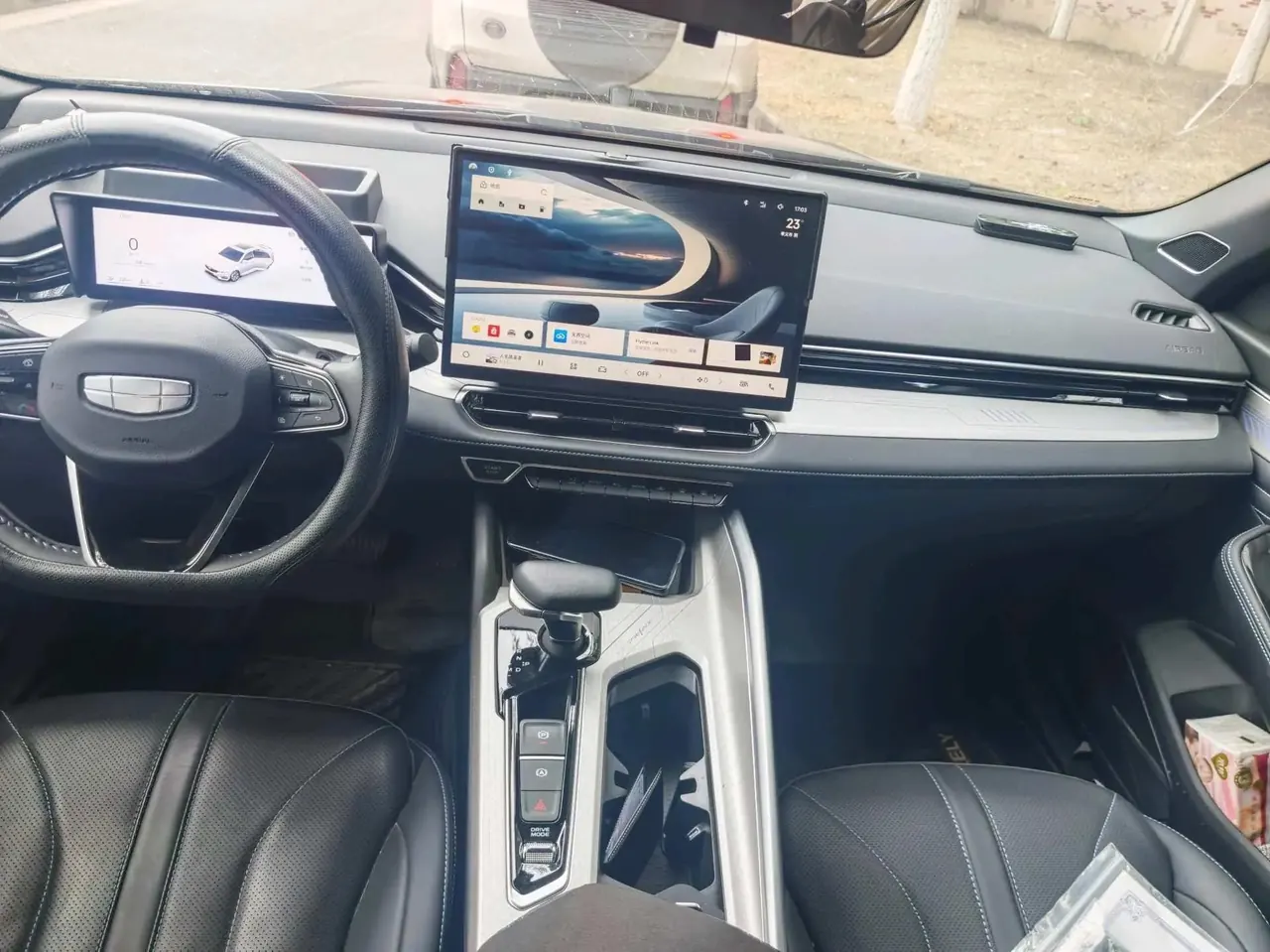 Geely 2025 Xingrui 1.5TD Oriental Yao Kunlun Edition Automatic 9