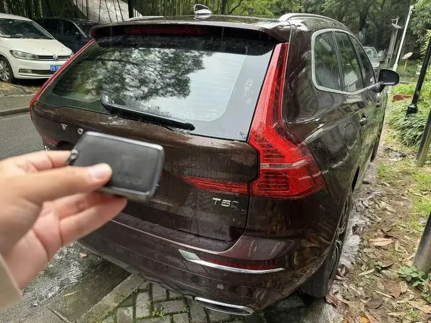 Volvo XC60 2021 T5 4WD Zhiyuan Deluxe Edition 2