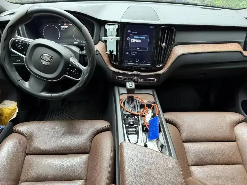 Volvo XC60 2021 T5 4WD Zhiyuan Deluxe Edition 3