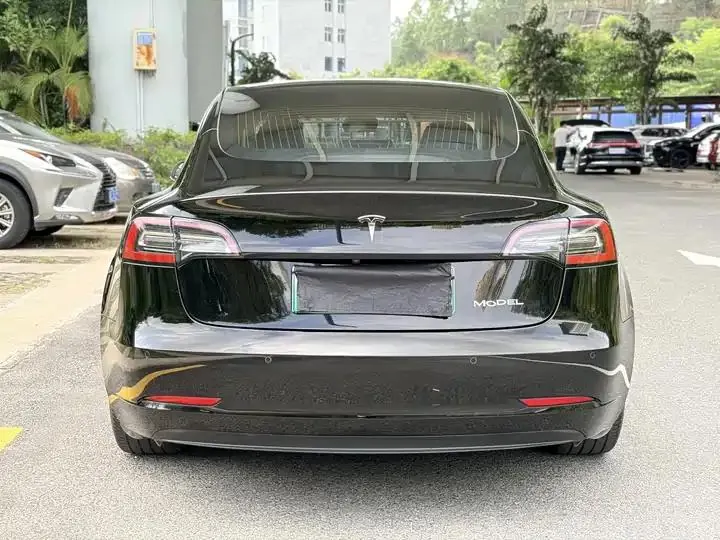2020 Model 3 Standard Range Rear-Wheel Drive Upgrade Version 5