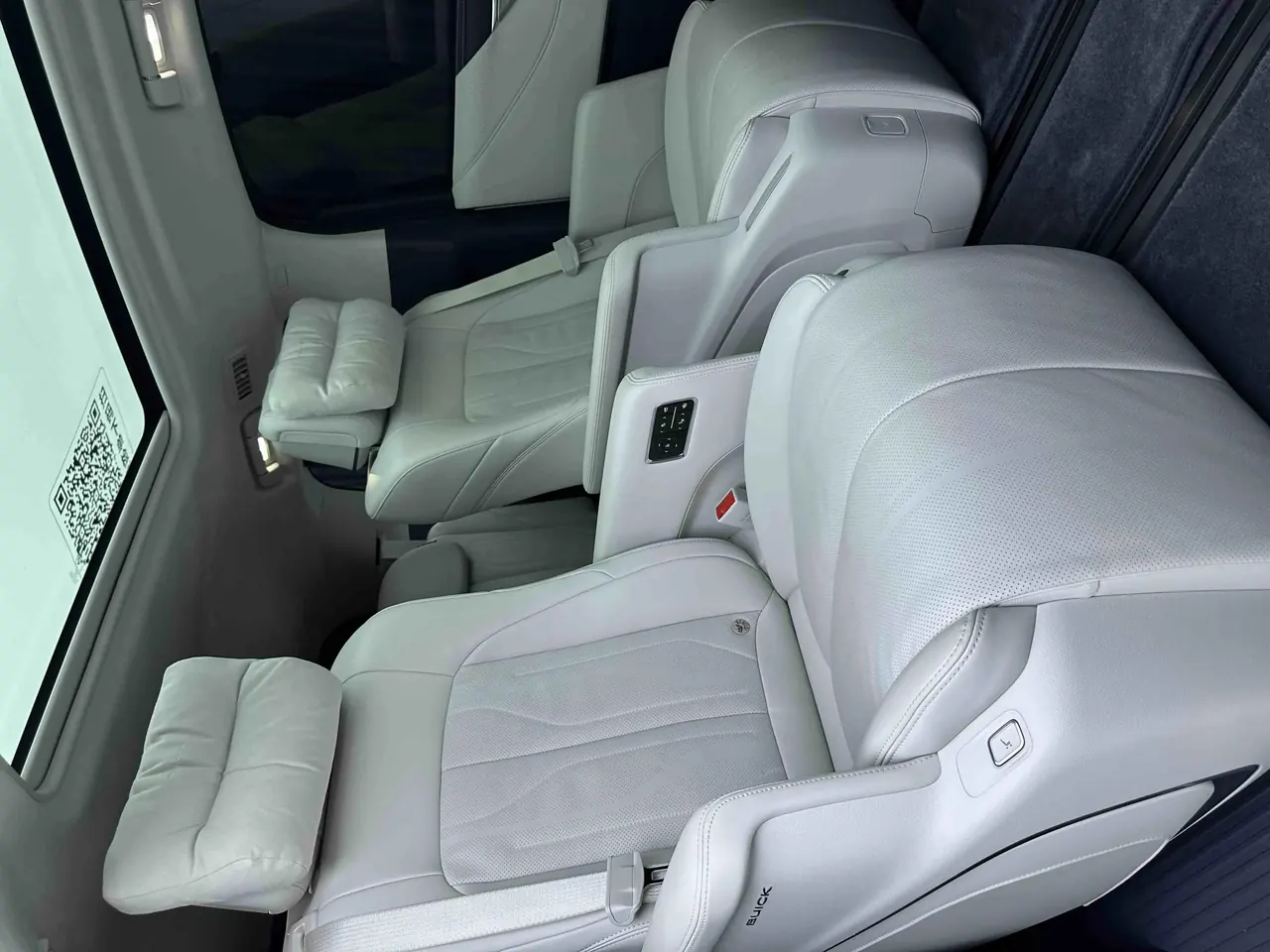 Buick 2026 GL8 Land Business PHEV 1.5T Luxury Edition Automatic 3