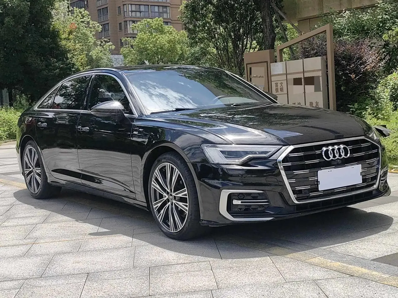 Audi A6L 2022 model, facelift, 40 TFSI Luxury Dynamic version 3